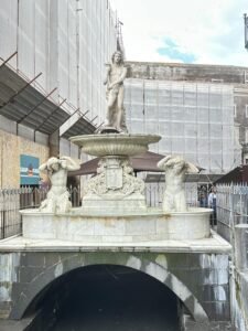 fountain catania square